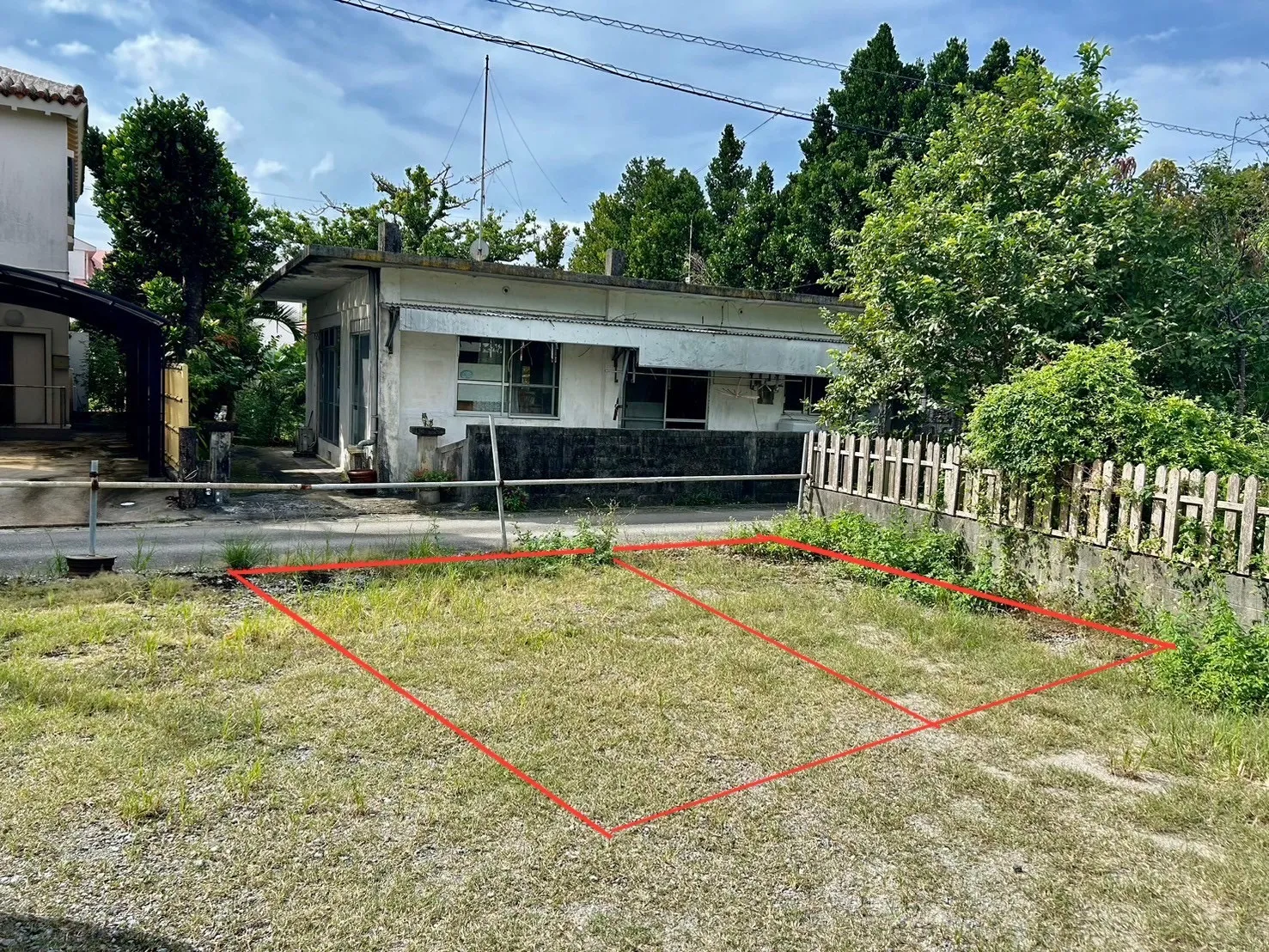 名護市屋部なかよしハイム貸し駐車場