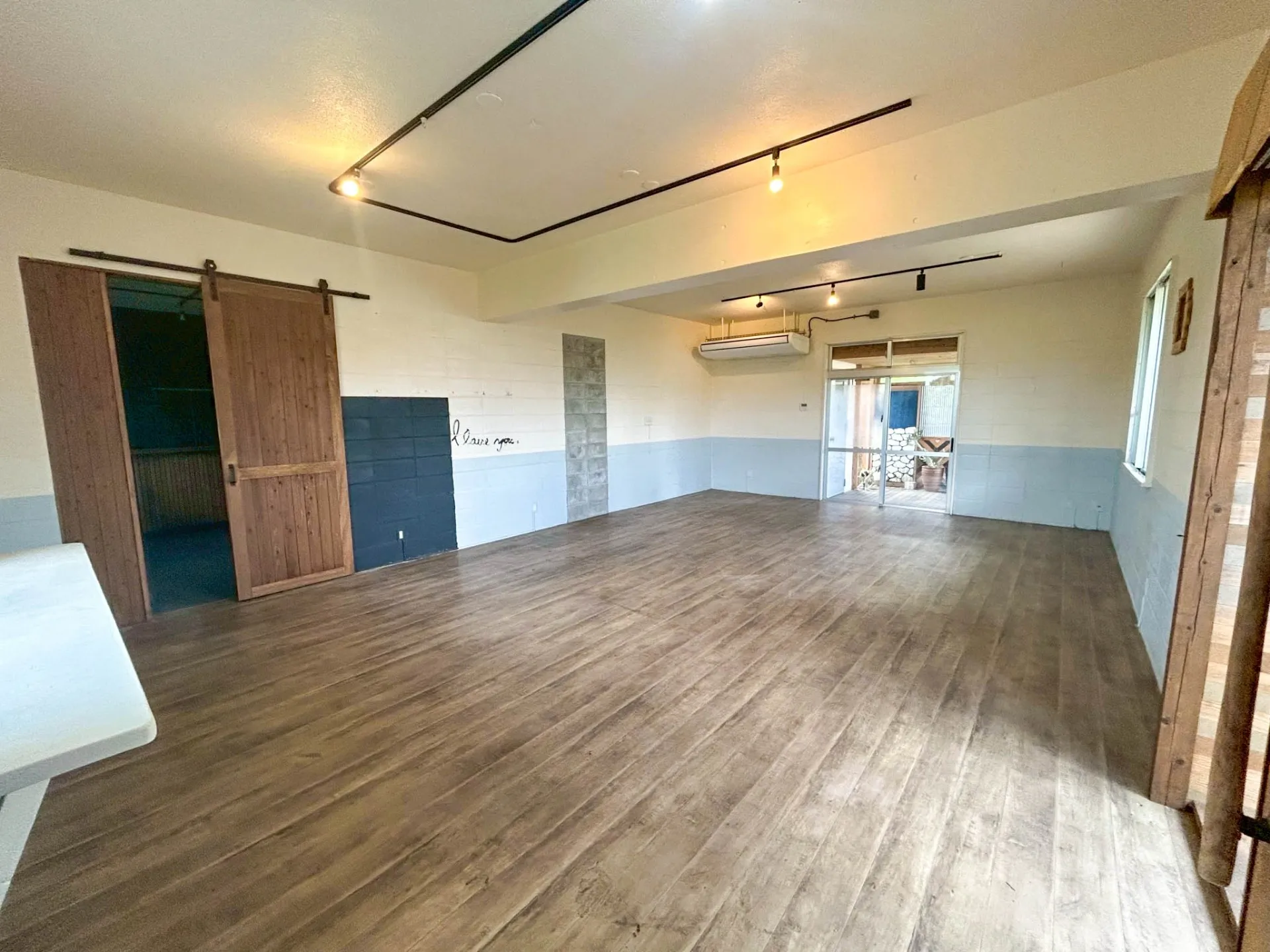 名護市宮里七丁目貸し店舗