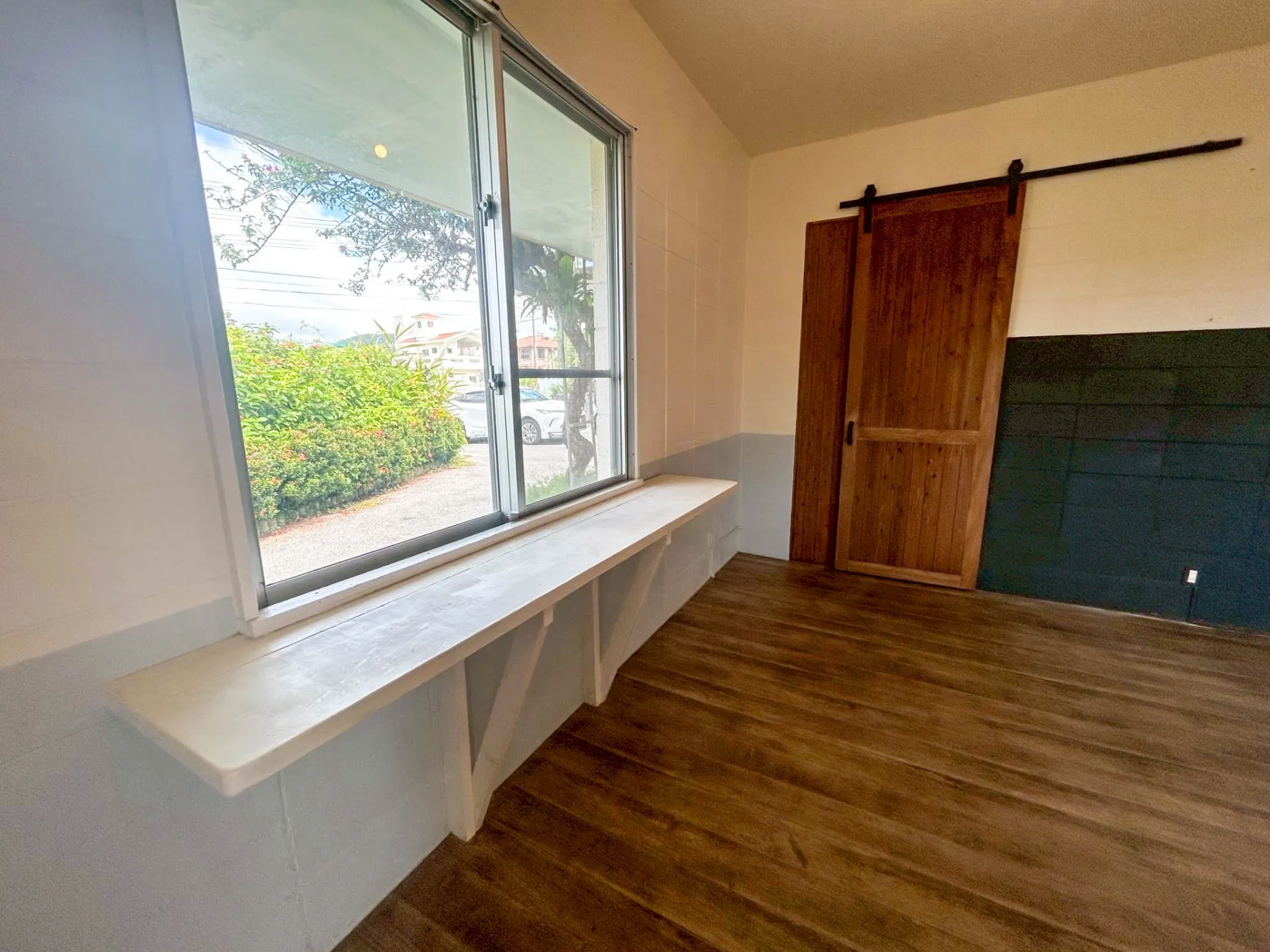 名護市宮里七丁目貸し店舗