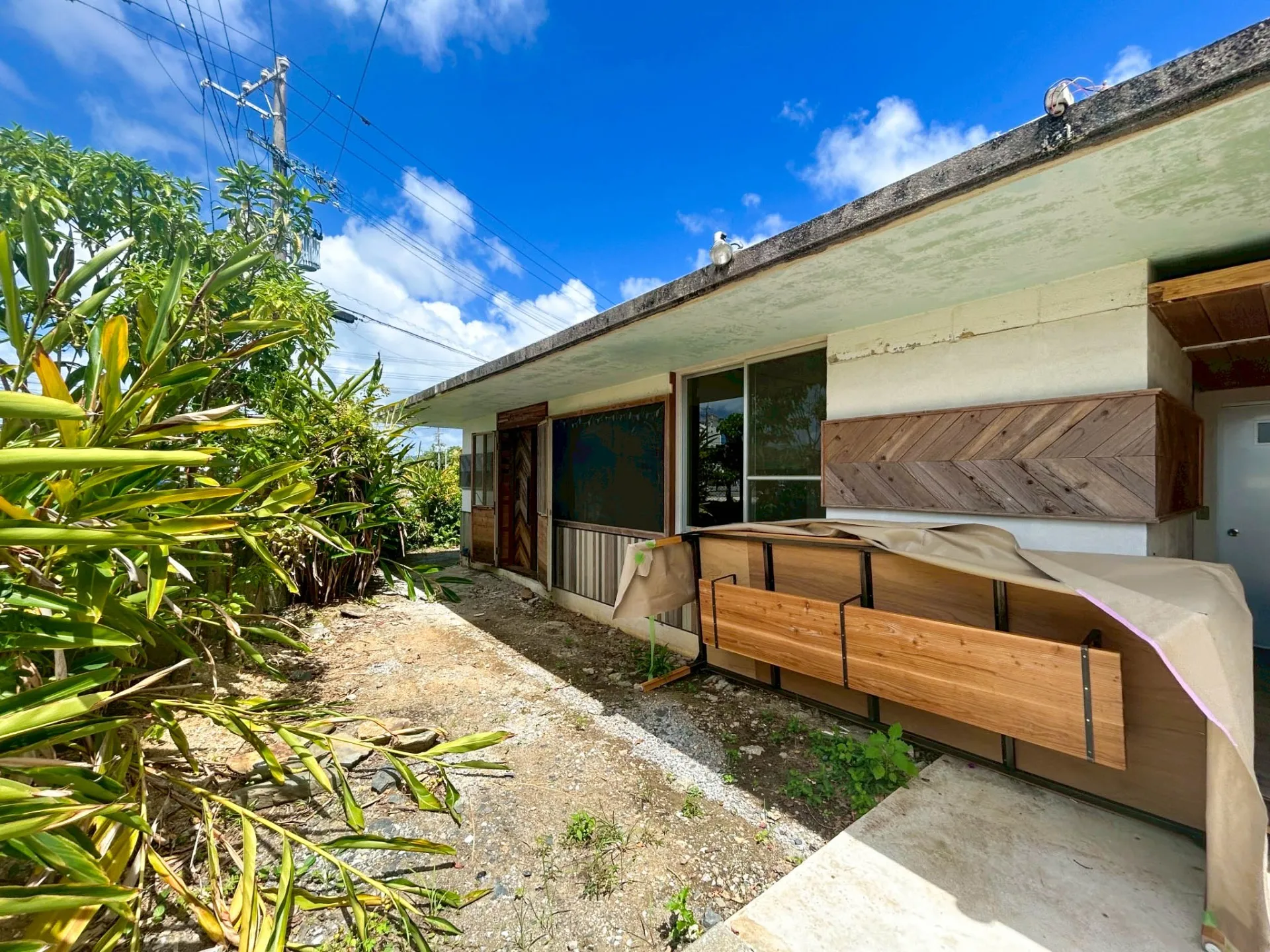 名護市宮里七丁目貸し店舗