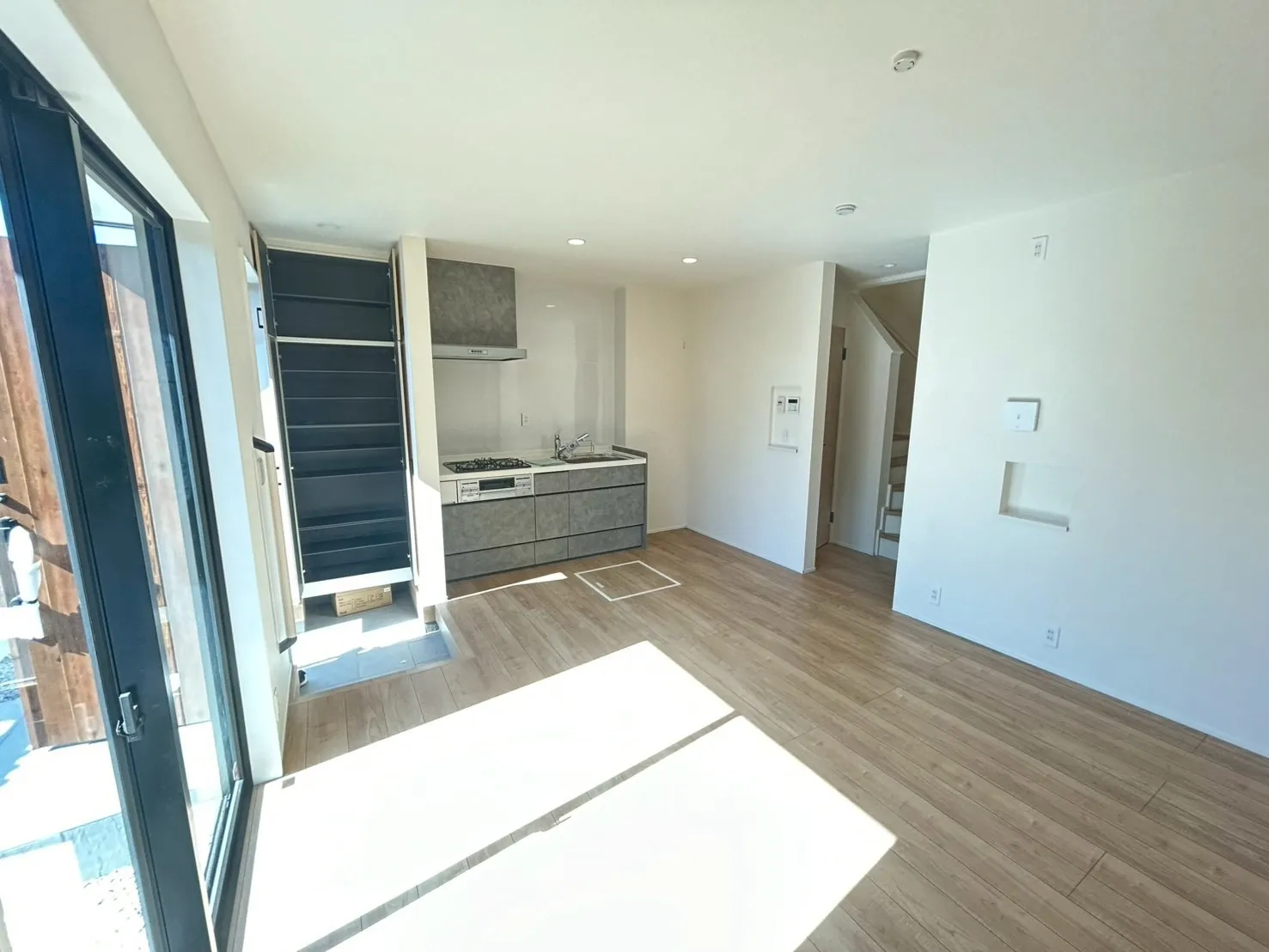 リナージュ 東村平良・2号棟