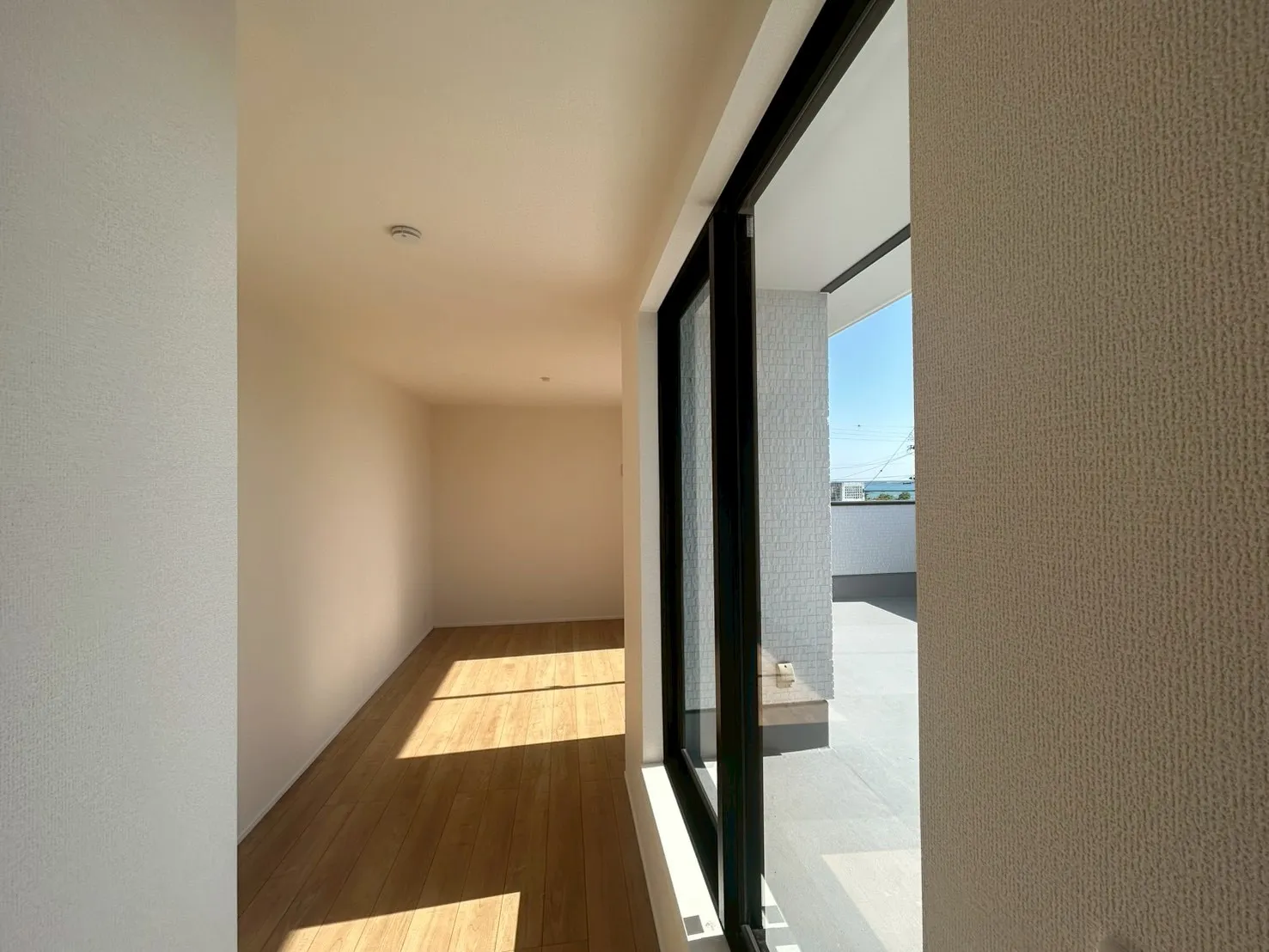 リナージュ 東村平良・2号棟