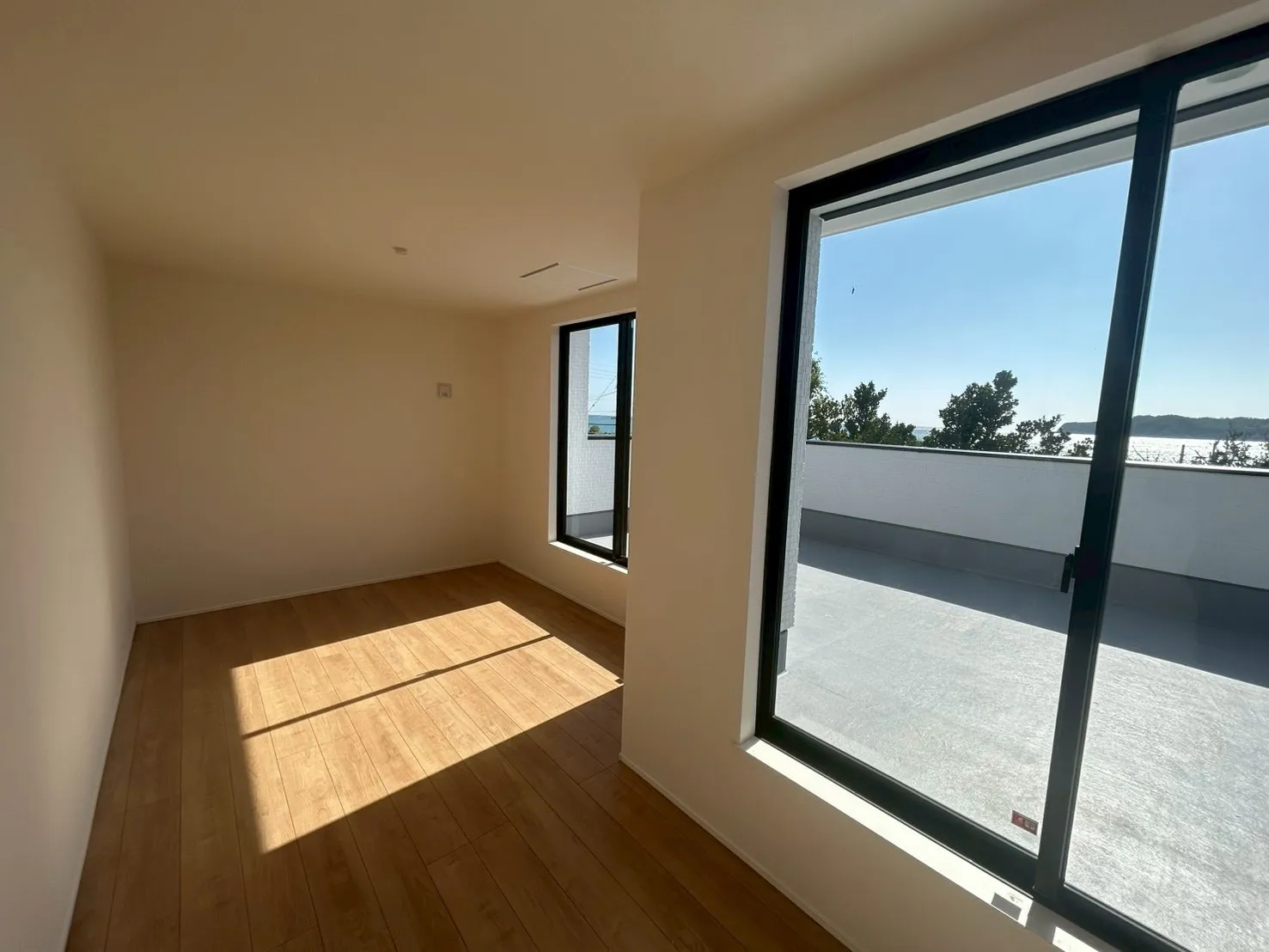 リナージュ 東村平良・2号棟