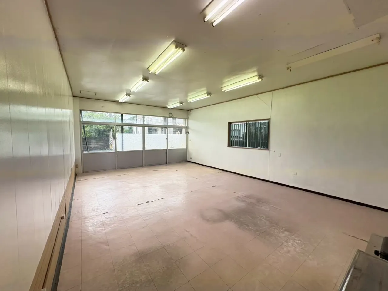 名護市伊差川貸店舗 4号室